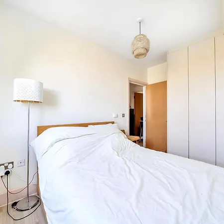 Apartment Recent Gerenoveerd In Amsterdam